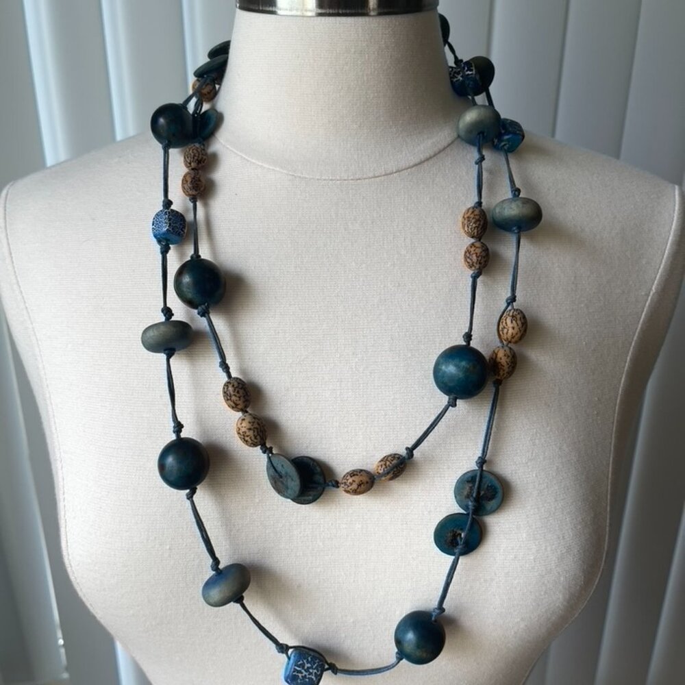 Blue Gorgeous Multi-Material Hand Crafted Necklace  In Excellent Pre-owned condi